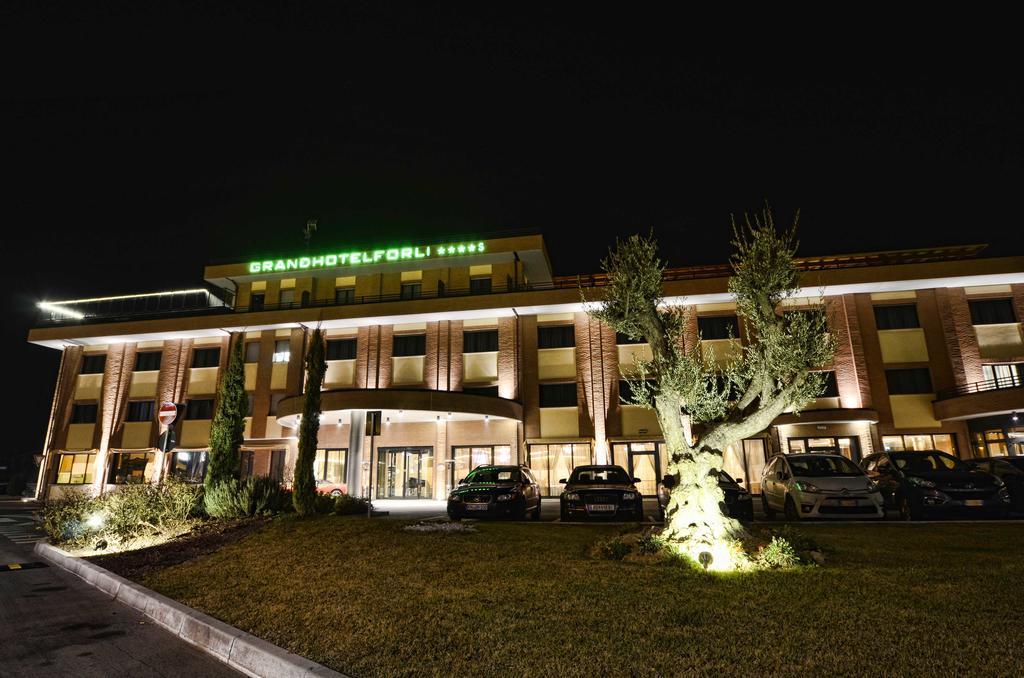 Grand Hotel Forlì Esterno foto