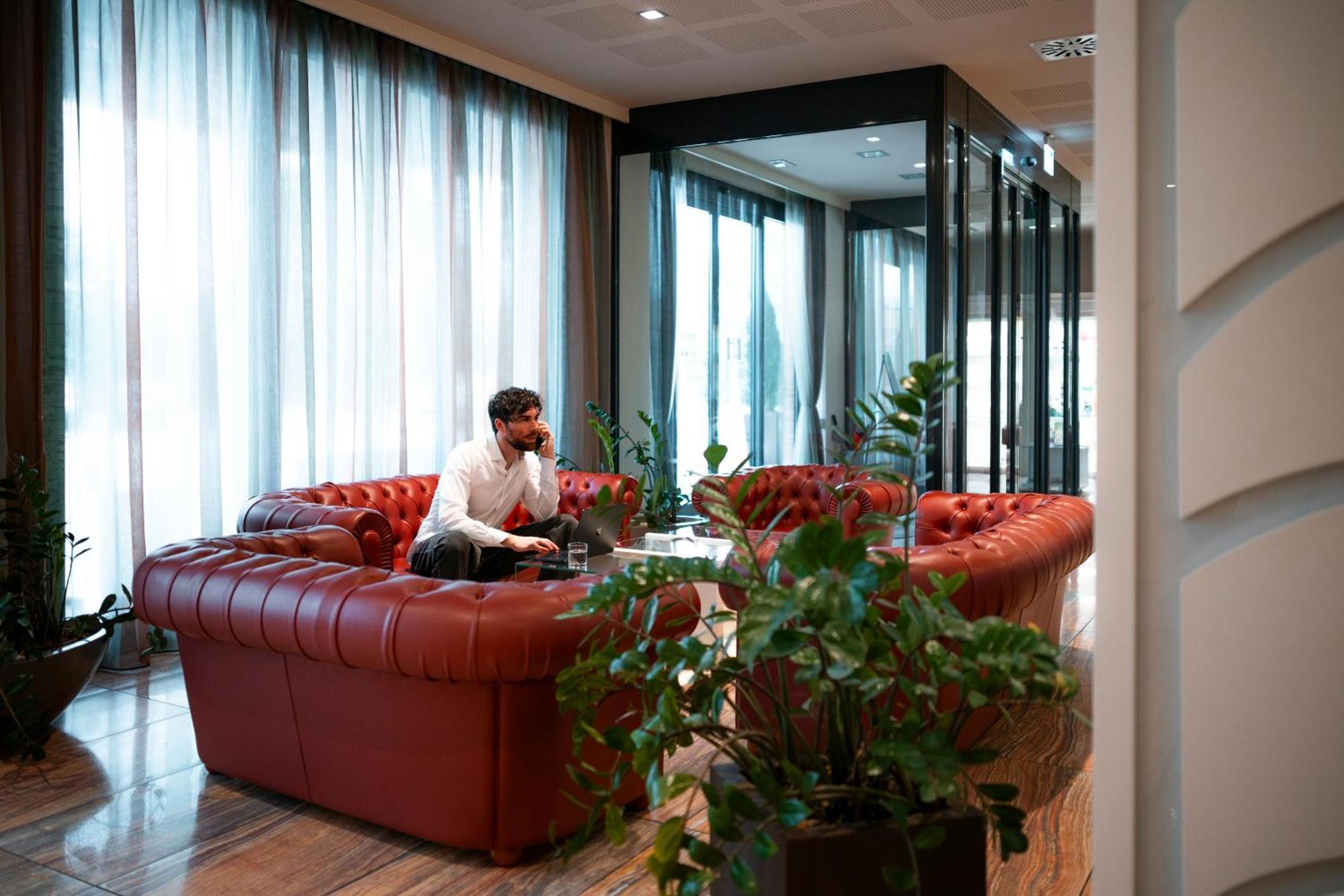 Grand Hotel Forlì Esterno foto