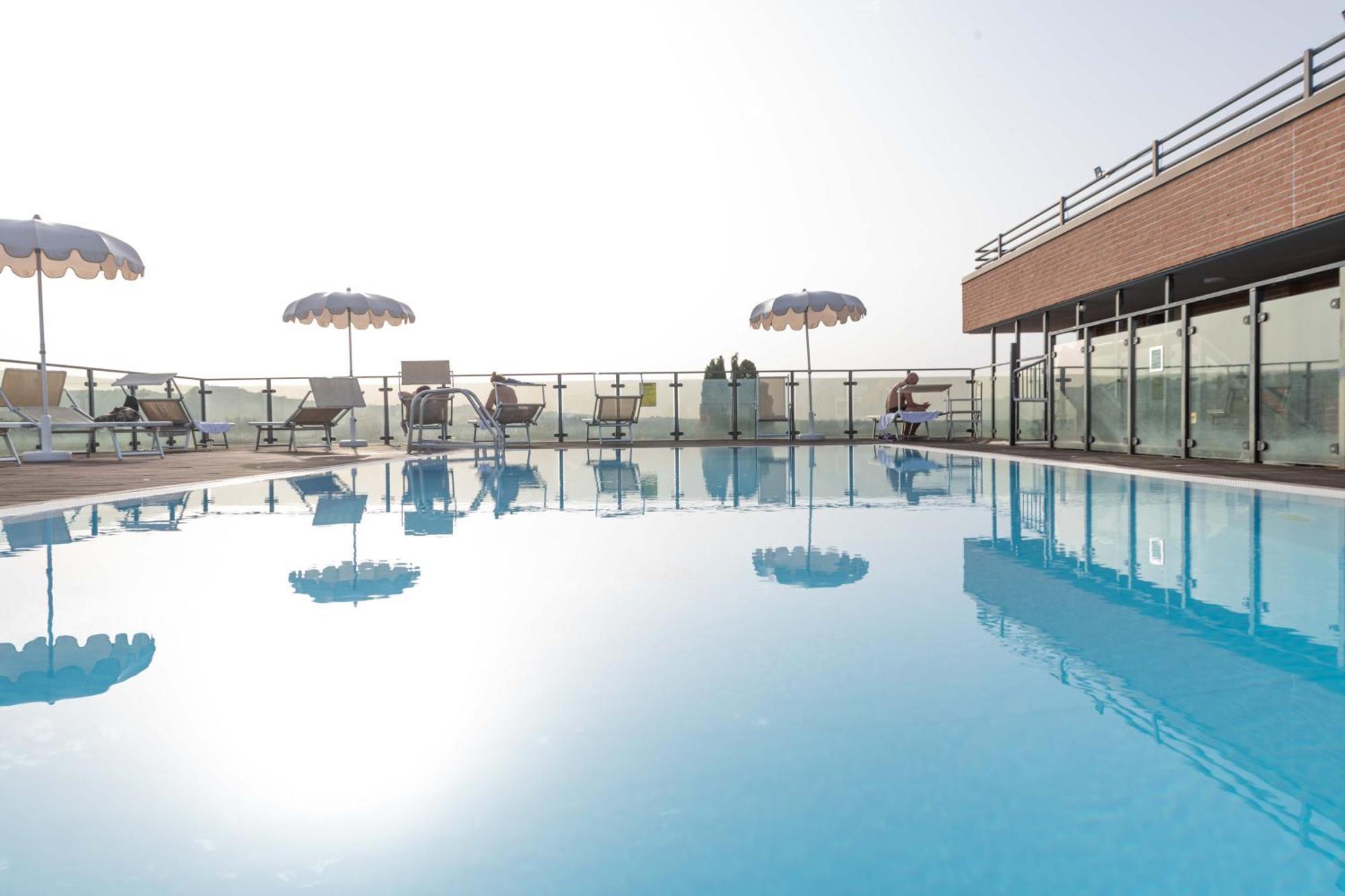 Grand Hotel Forlì Esterno foto